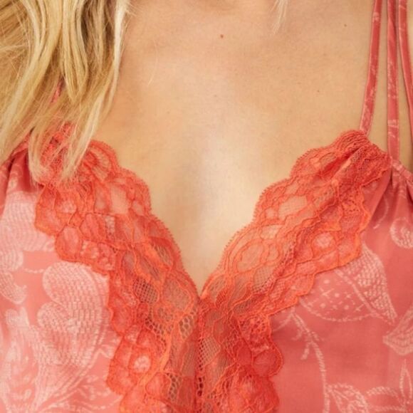 FREE PEOPLE INTIMATELY OFF THE COAST IN CORAL COMBO 100% polyester SIZE MED NWT - Picture 1 of 5